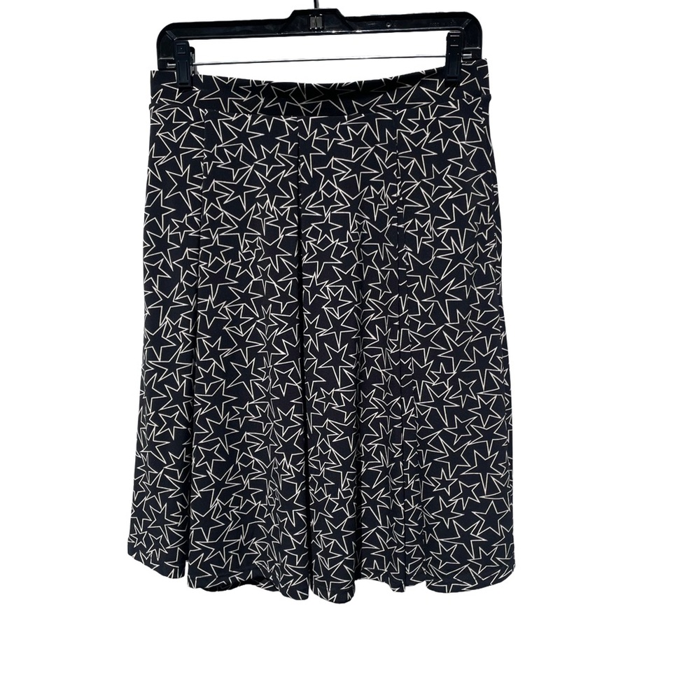 LuLaRoe black and white starry skirt. Women’s size medium.